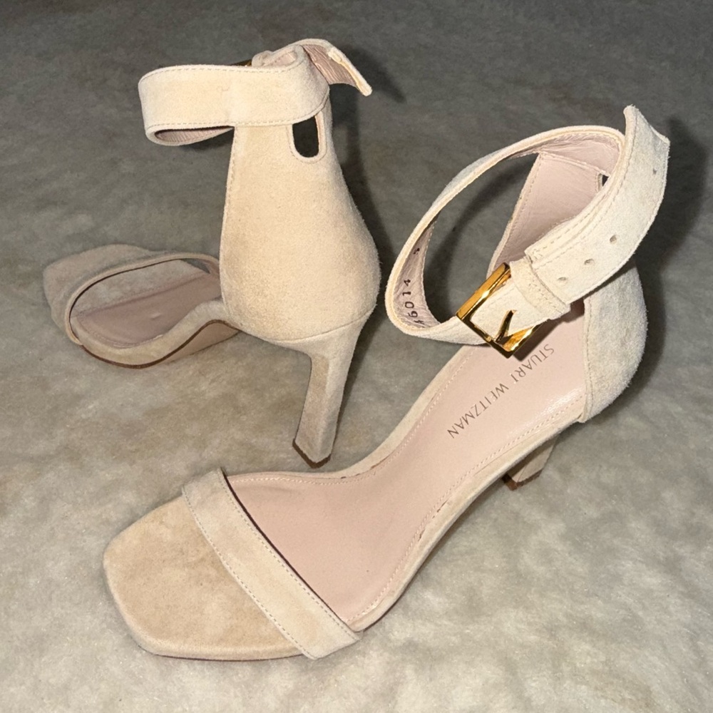 Stuart Weitzman Suede Heels. NWOT. Size 35 (5)